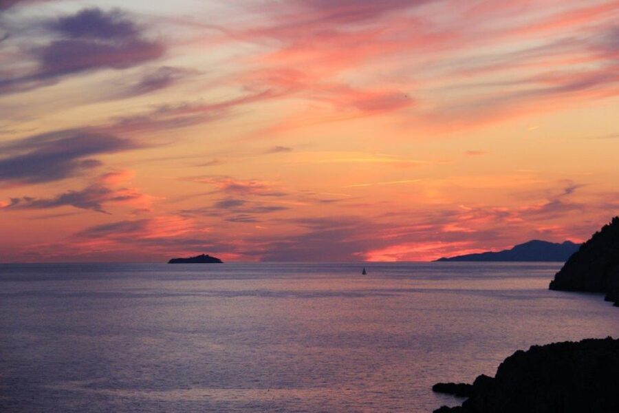 From Dubrovnik: Golden Hour Sunset Cruise with Free Drinks - The small-group format is the biggest advantage