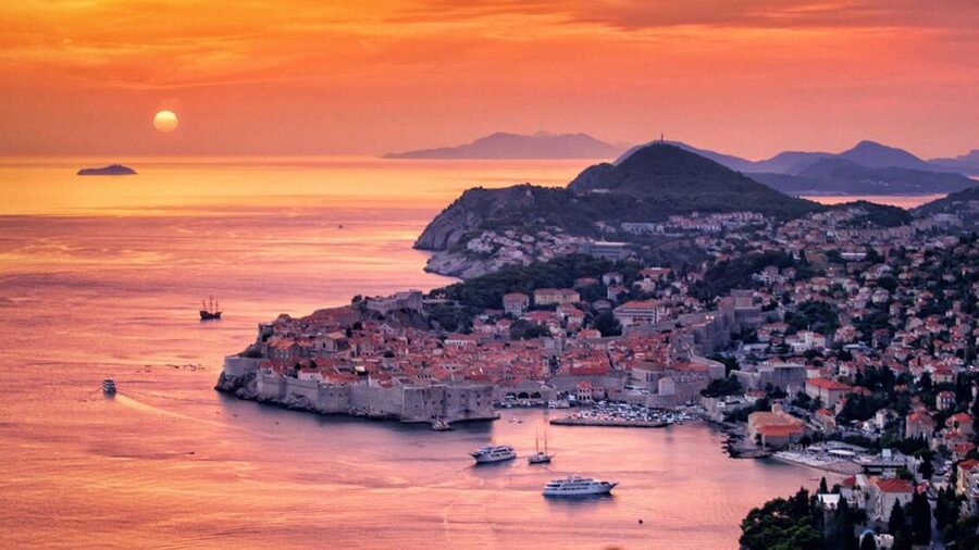 From Dubrovnik: Golden Hour Sunset Cruise with Free Drinks - Booking and practical details