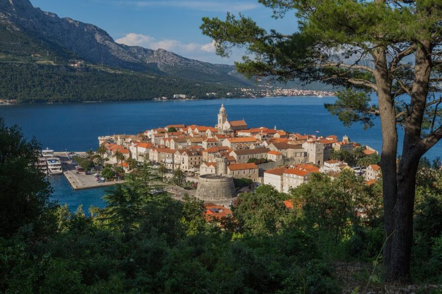 From Dubrovnik: Guided Tour of Pelješac & Korčula - Ston: walls, saltworks, and a quick look