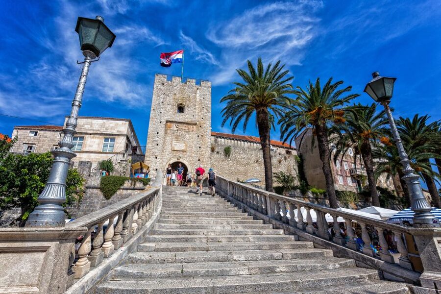 From Dubrovnik: Island of Korčula with wine tasting - Korčula old town and the Marco Polo story