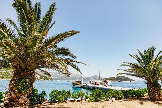 From Dubrovnik: Premium Three Island Cruise with lunch and drinks - What the boat setup means for your day