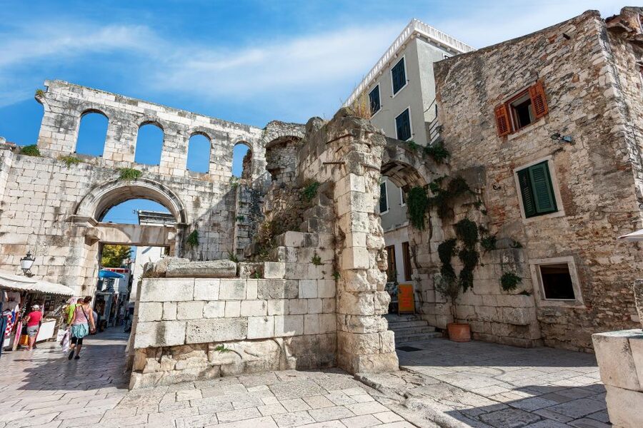 From Dubrovnik: Split Day Trip and City Tour with Transfers - Hotel pickup keeps the morning simple