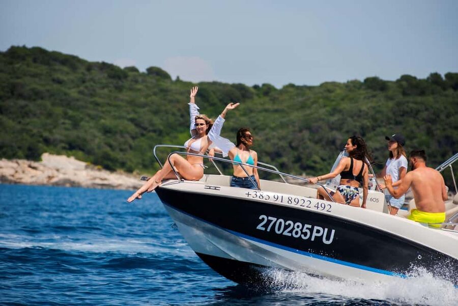 From Fazana: Dolphin watching and snorkeling in Blue Cave - Timing, weather, and the reality of the sea
