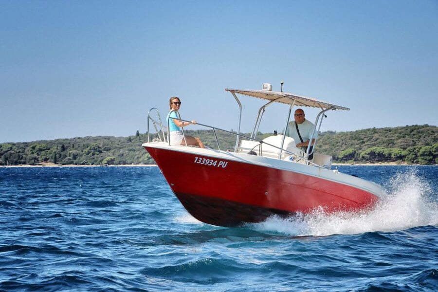 From Fazana: Sea caves, hidden island, cliffs and more... - Why this three-hour boat trip works
