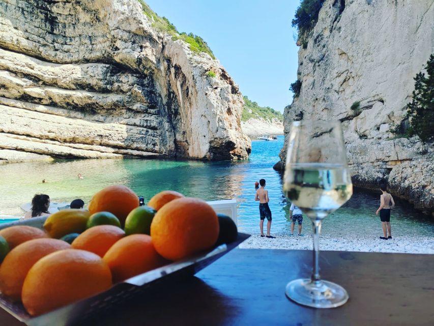 From Hvar: Blue Cave and 5 Islands Boat Tour - A 7.5-hour island day from Hvar