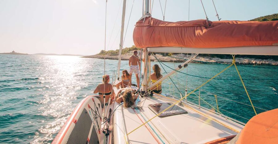 From Hvar: Pakleni Islands & Red Rocks Comfort Sailboat Tour - Sailing from Hvar toward the Red Rocks