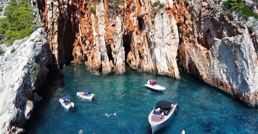 From Hvar: Private tour of Red Rocks & Pakleni Islands - What this private Hvar boat day is really like