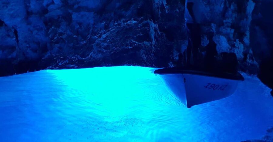 From Hvar: Vis Island and Blue Cave Speedboat Tour - Stiniva Beach and the long swim ashore