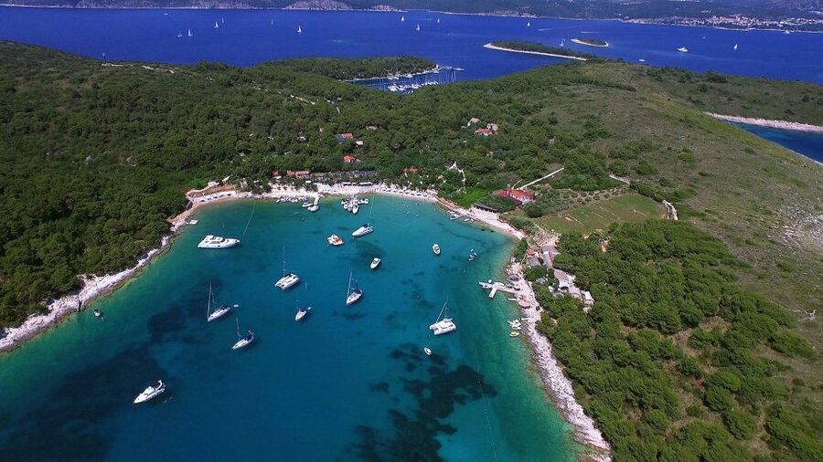 From Omis: Blue Cave & 5 Island Speedboat Tour - Stiniva Cove on Vis Island