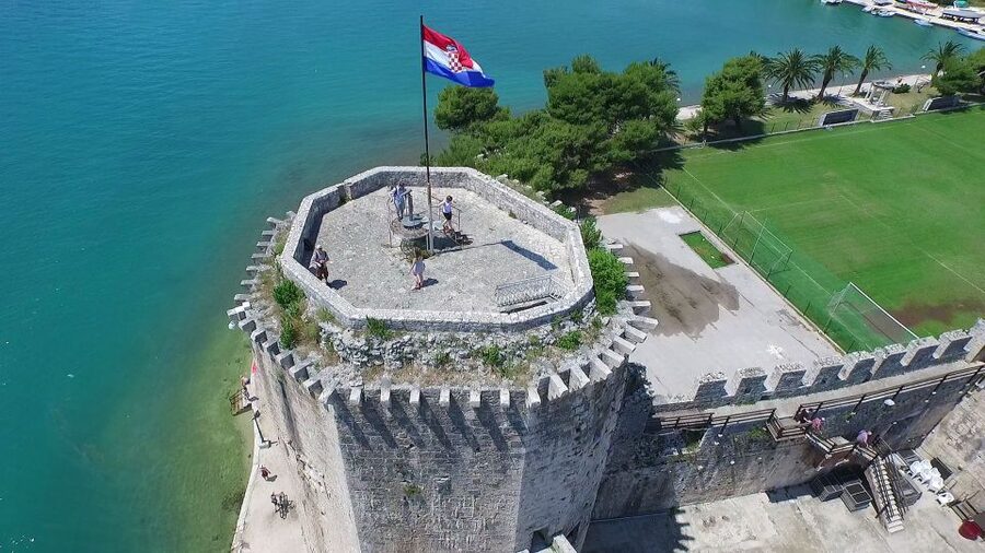 From Omiš: Krka Waterfalls and Trogir Small Group Tour - From Omiš to the Krka river