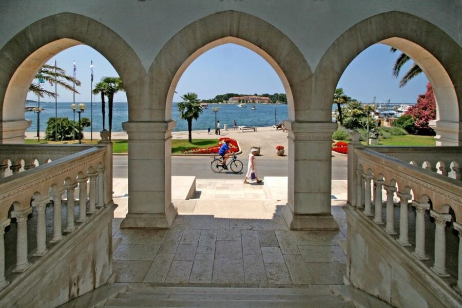 From Rovinj: Istria Day Tour to Poreč, Grožnjan & Motovun - The final call