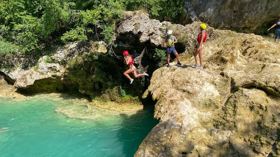 From Slunj: Mrežnica Canyon Kayaking Tour - Waterfalls, springs, and cold natural pools