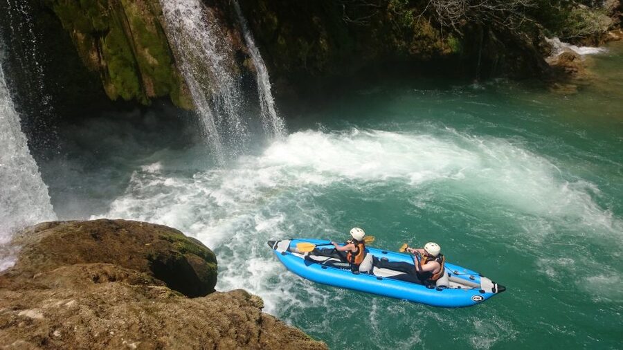 From Slunj: Mrežnica Canyon Kayaking Tour - Guides make the difference