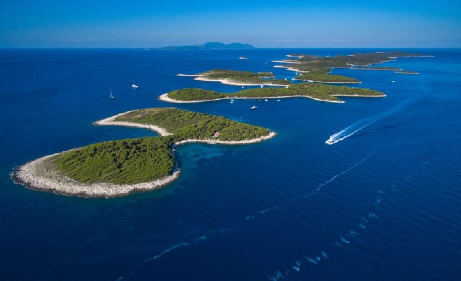 From Split: Blue Cave & 5 Islands Amazing Speedboat Tour - From Split to Biševo, the fast way