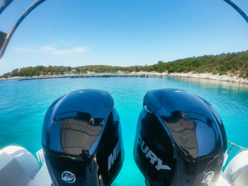 From Split: Blue Cave & 5 Islands with Vis & Hvar Boat Tour - Komiža, a fishing village with a film connection