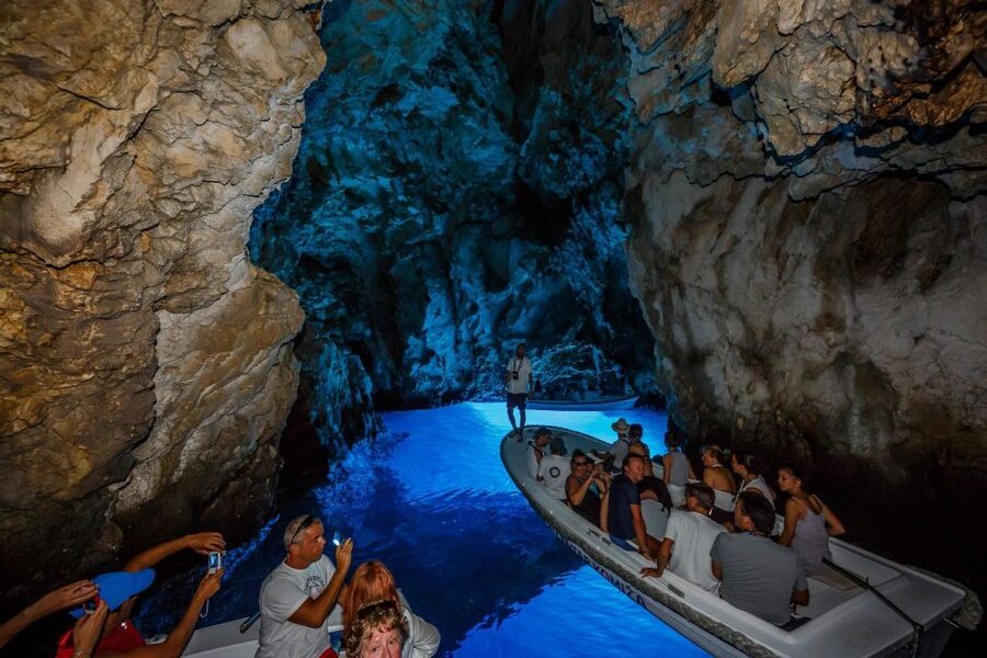 From Split: Blue Cave, Hvar, Mamma Mia, 5 Islands boat Tour - Komiza, the Mamma Mia stop on Vis