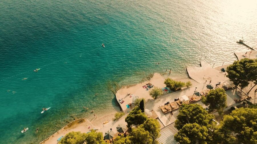 From Split: Brač Island Beach Bar and Pool Party - The afternoon schedule and return to Split