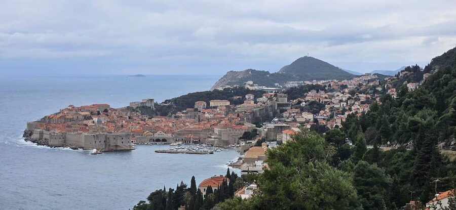 From Split: Dubrovnik Day Trip incl. Stop in Ston - The coastal road from Split