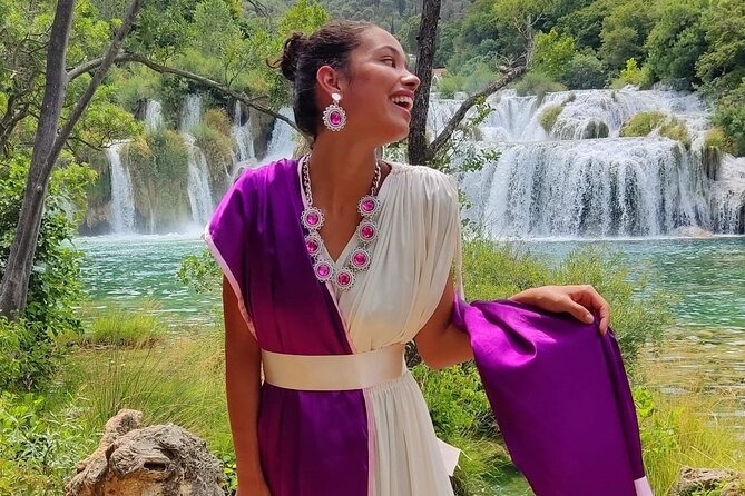 From Split: Krka Waterfalls Trip with Boat Cruise and Swimming - How the day feels with a large group