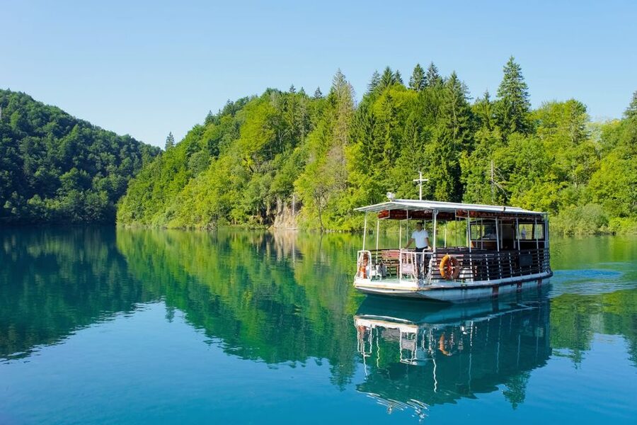 From Split: Plitvice Lakes Fully-Guided Day Tour - Guides make the long day easier