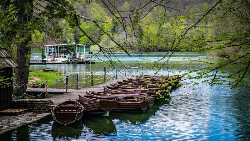 From Split: Plitvice Lakes Guided tour - Entering the Upper Lakes