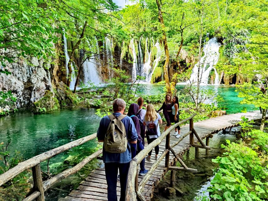 From Split: Plitvice Lakes Guided Tour with Entry Tickets - Entering the park and meeting your guide
