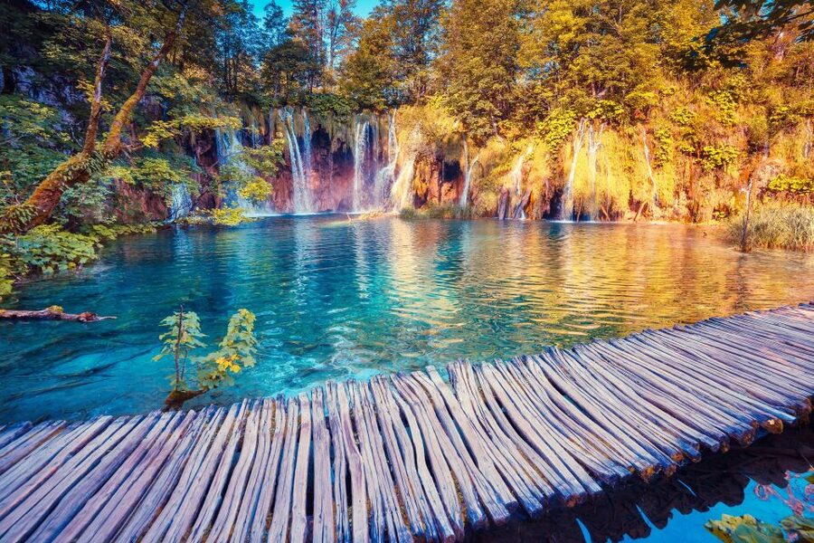 From Split: Plitvice Lakes Guided Tour with Entry Tickets - Walking the wooden paths and seeing Veliki Slap