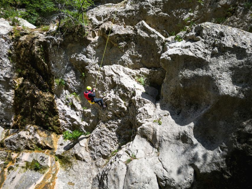 From Split/Šestanovac: Extreme Canyoning on Cetina River - The 53-meter descent beside Velika Gubavica