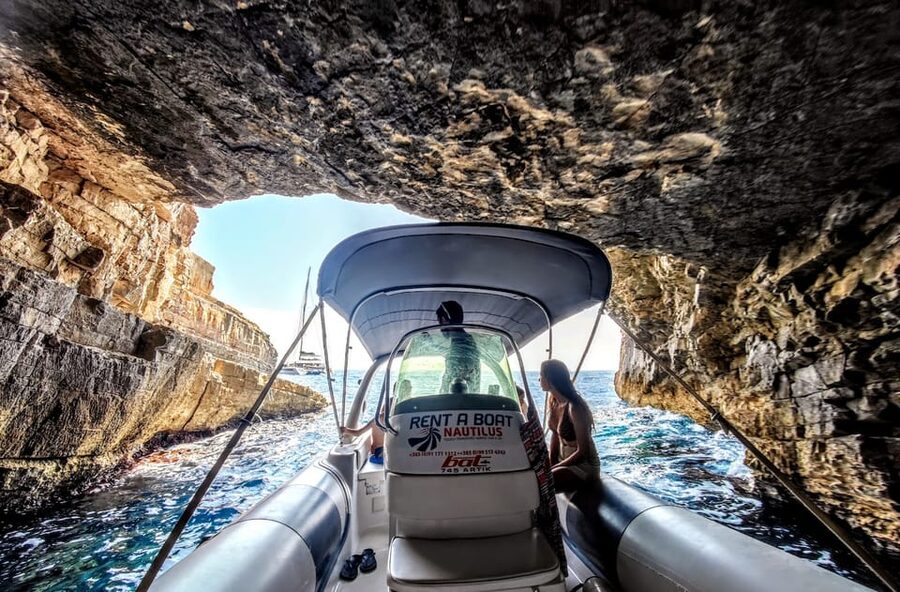 From Vis: Speedboat tour - Vis, Biševo & Blue Cave (shared) - Sandy Smokova is the relaxed finale