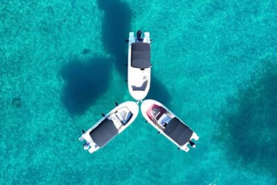 Island-Hopping Speedboat Tour with Drinks