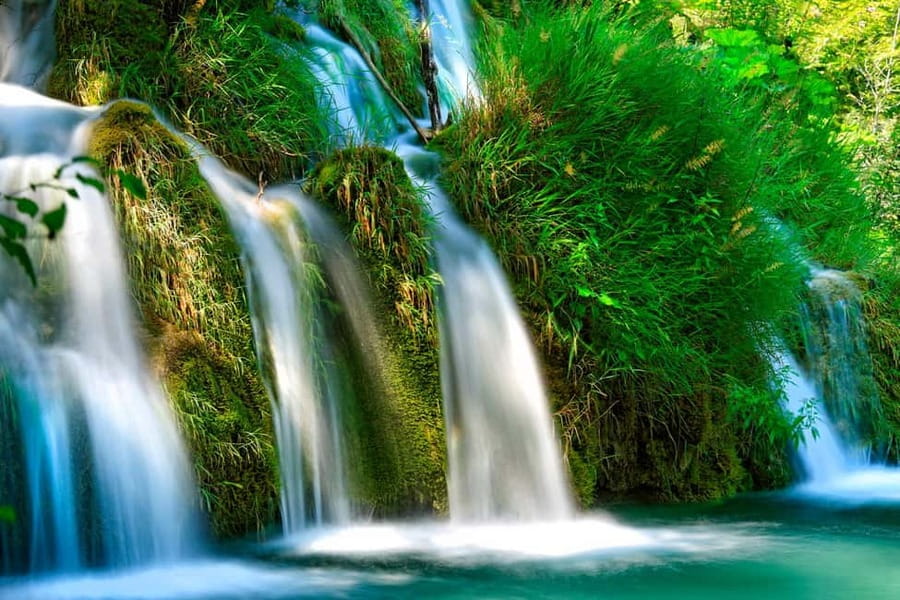 From Zadar: Plitvice Lakes National Park Day Trip +Boat Ride - Leaving Zadar for the park