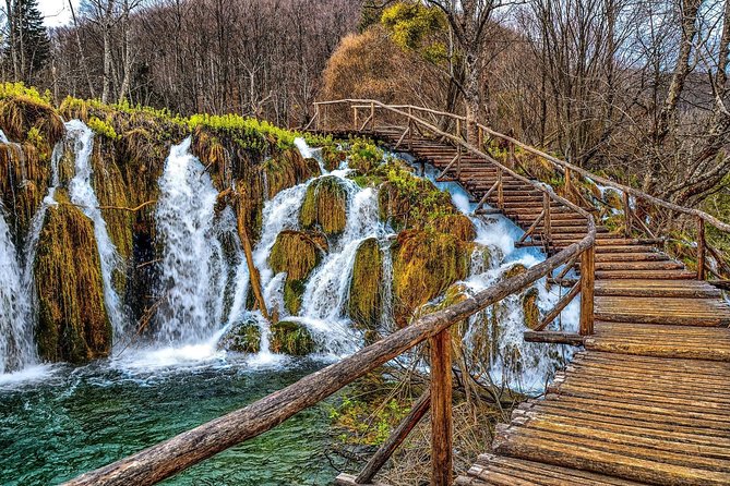 From Zadar: Plitvice Lakes with Boat Ride & Zadar Old town tour - Guides and the semi-guided style
