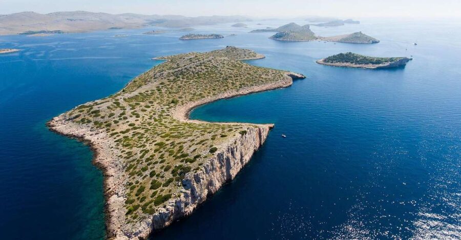 From Zadar: Private Speedboat Tour of Kornati National Park - Mana Island and the old fortress