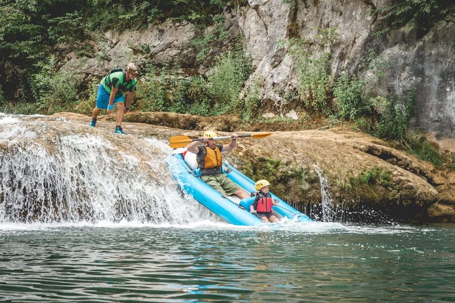 From Zagreb: Mrežnica kayaking & Rastoke village - day trip - The guides make a practical difference