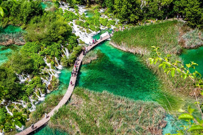 From Zagreb: Plitvice Lakes guided tour - Four hours among lakes, falls, and wooden paths