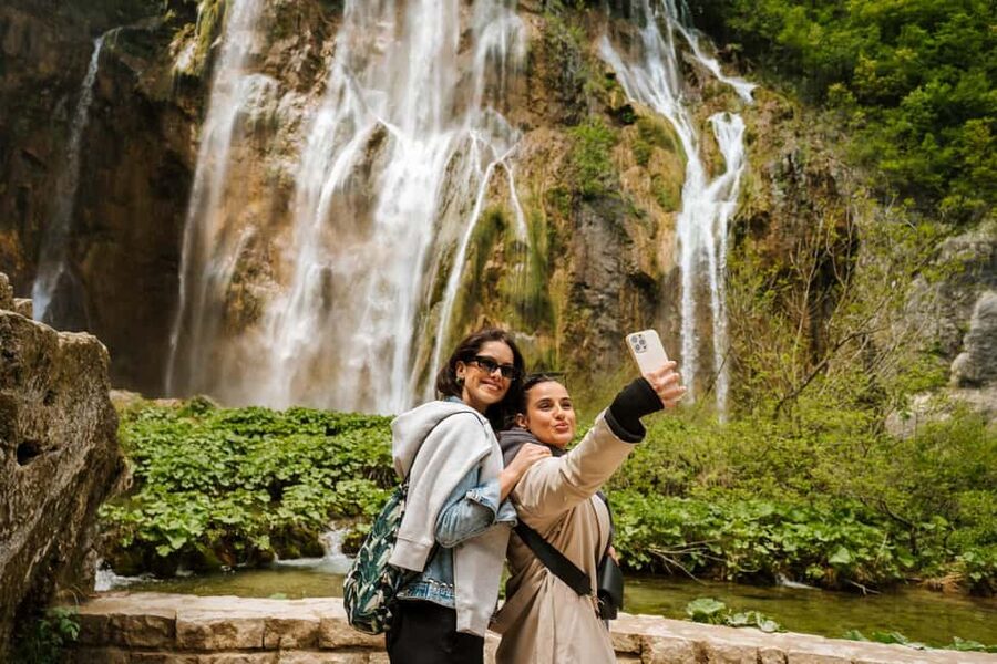 From Zagreb: Plitvice Lakes National Park Tour with Tickets - Leaving Zagreb for Rastoke