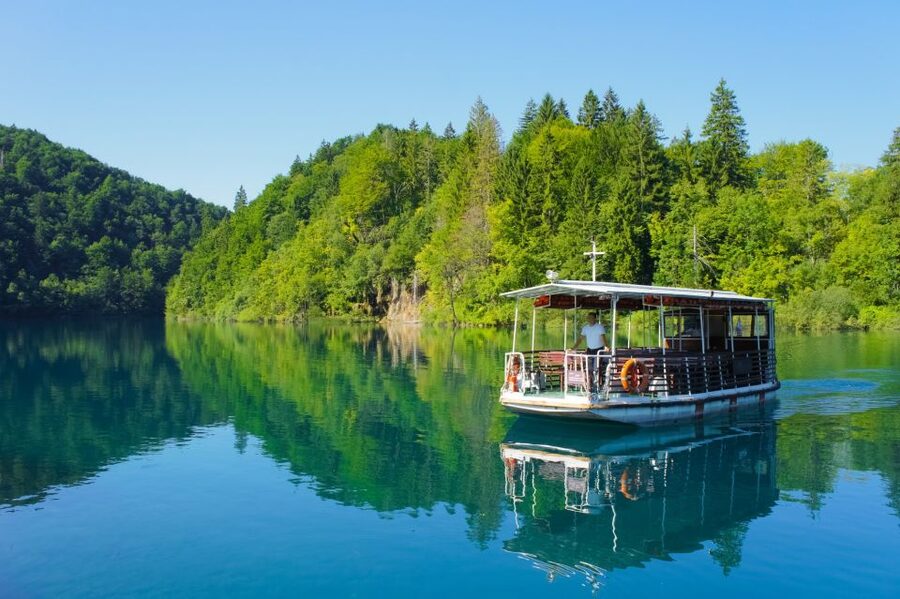 From Zagreb: Plitvice Lakes & Rastoke Private Tour - Walking beside the lakes and waterfalls