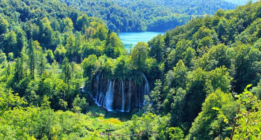 From Zagreb: Plitvice Lakes & Rastoke Private Tour - What the guides add beyond directions