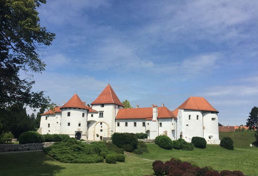 From Zagreb: Varazdin Baroque Town & Trakoscan Castle - The drive to Trakošćan Castle