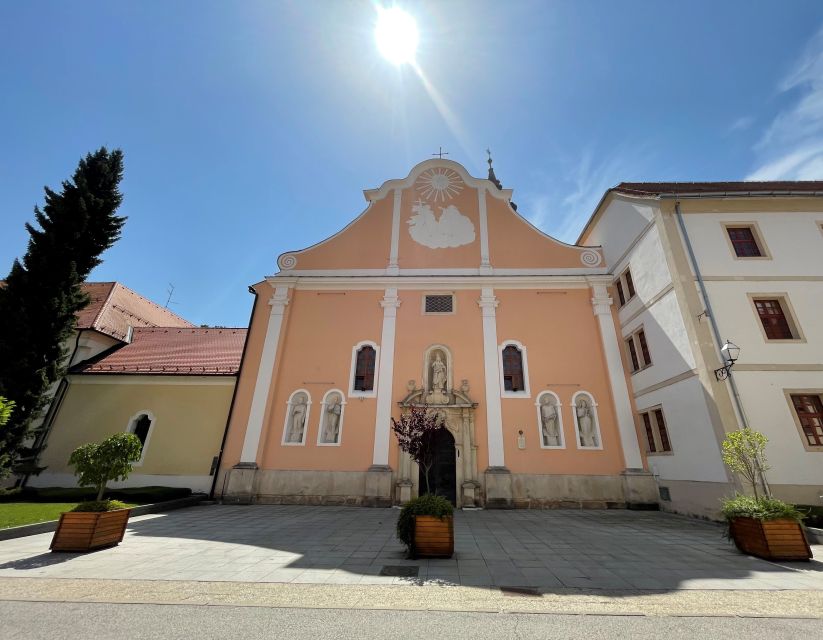 From Zagreb: Varazdin Baroque Town & Trakoscan Castle - How demanding is the walking?