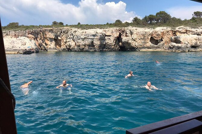 Full-Day Boat Tour of the Medulin Archipelago from Medulin - Lunch with Croatian food and draft drinks