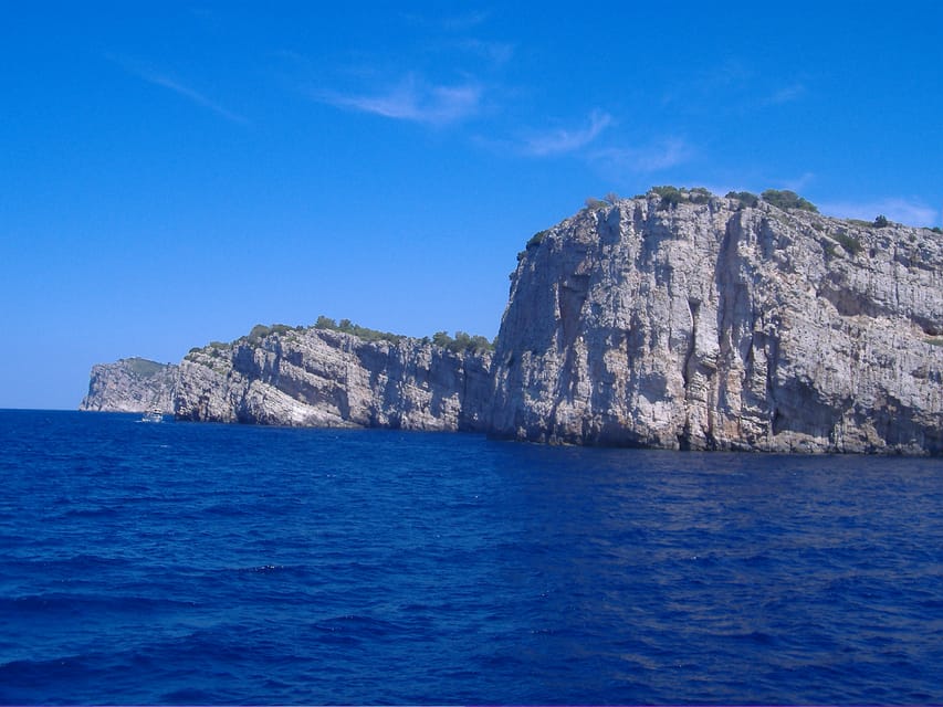 Full-day boat trip from Biograd na moru to Kornati NP - Lunch, wine, and the practical value of eating aboard