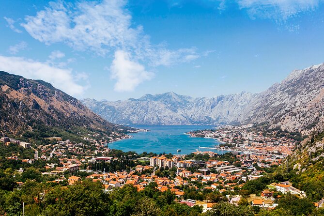 Full-Day Group Tour of Montenegro Coast from Dubrovnik - Crossing Into Montenegro