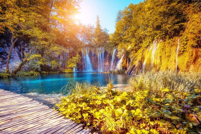 Guided transfer from Zagreb to Split with Plitvice Lakes stop - Starting at Zrinjevac 2 in Zagreb
