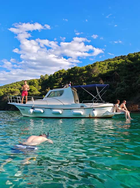 half day group speedboat tour of the islands around Zadar - Ošljak: the first hour in clear water
