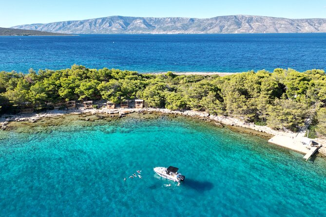 Half-day Speedboat Tour: Explore Hidden Gems of Hvar Island - The cliffs and clear water of Mala Stiniva