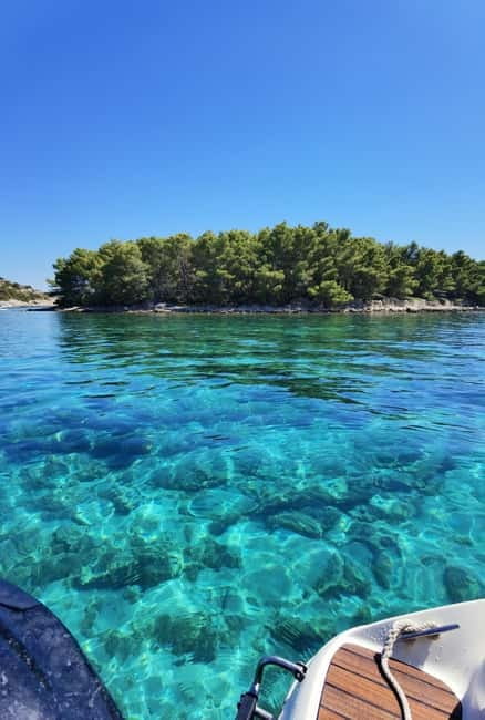 Half-day speedboat trip from Zadar with drinks - The first 45 minutes: leaving Zadar by speedboat