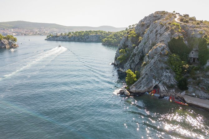 Hidden Šibenik - Kayaking - Walking through the hidden wartime tunnel
