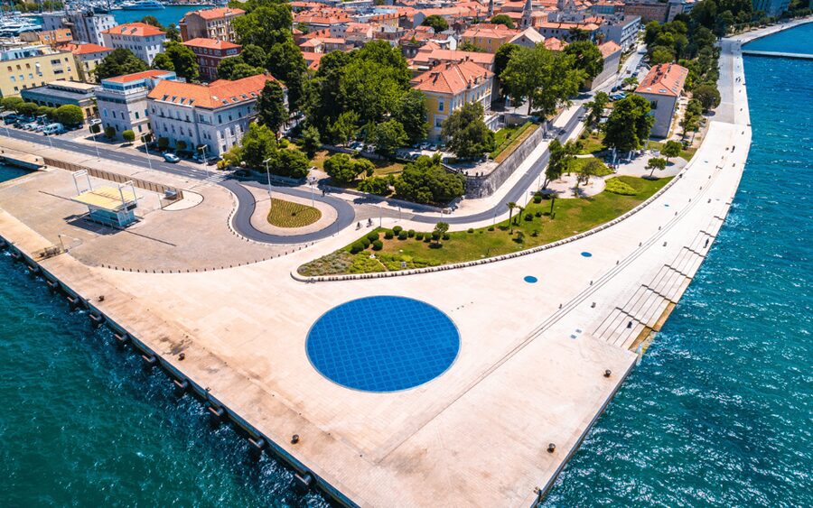 History Walking Group Tour in Old Center of Zadar - St. Donatus Church and the city’s church landmarks
