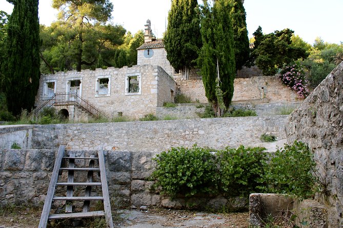 Hvar Charming Abandoned Village Small Group Tour and Local Dinner - Meeting the family who restored a home